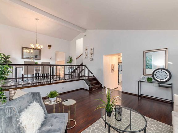 3rd image of 361 E Yorkfield Ave