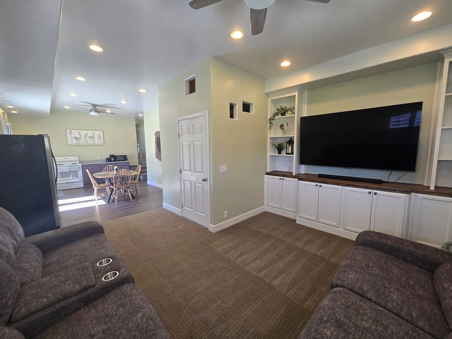 2 bed, 1400 sqft, $2,400 — Photo 2