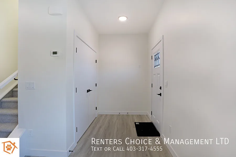 3 Bedroom Main Floor Pet Friendly Suite — Photo 4