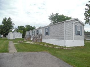 29360 Birch Dr, Flat Rock, MI 48134