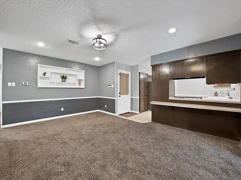 1103 Wildwood Dr — Photo 16
