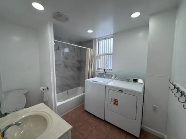 2625 S Franklin St — Photo 5