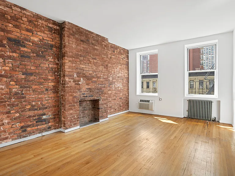 1630 2nd Ave #2FN — Photo 2