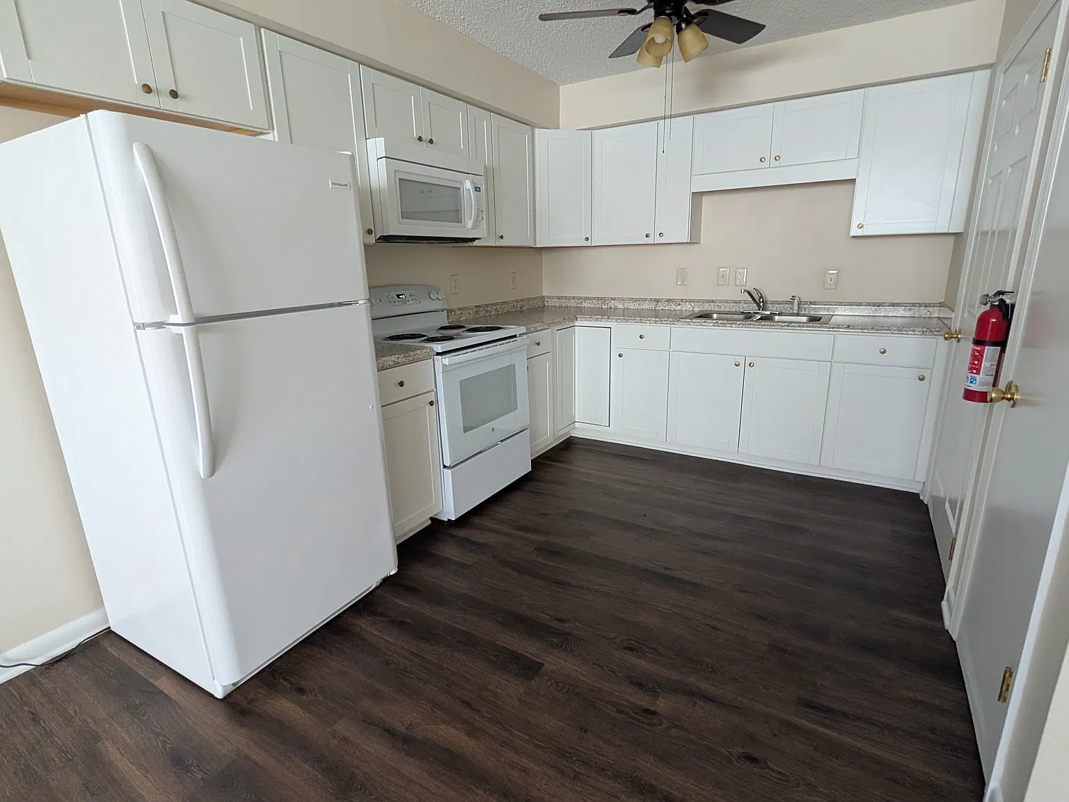 423 S Main St — Photo 1