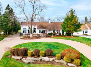 21774 E River Rd, Grosse Ile, MI 48138