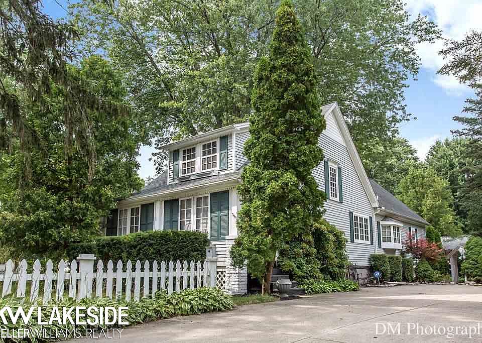 1st image of 23385 Glenwood St