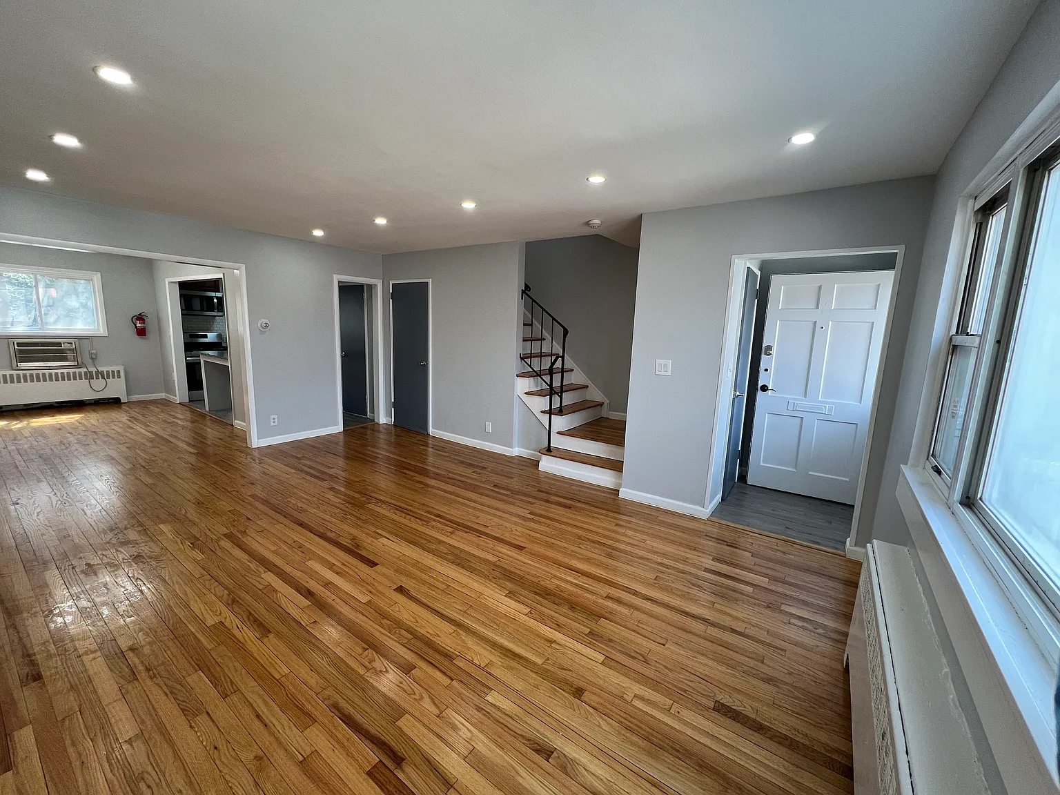 3 bed, 1.5 bath, 1500 sqft, $2,850 — Photo 1