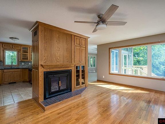 4th image of 548 Wood Dr