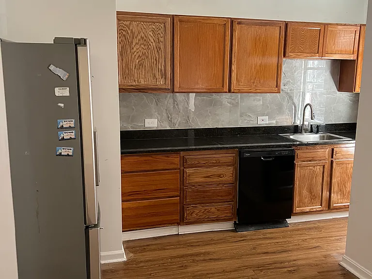 931 Brooks Ln #1 — Photo 4