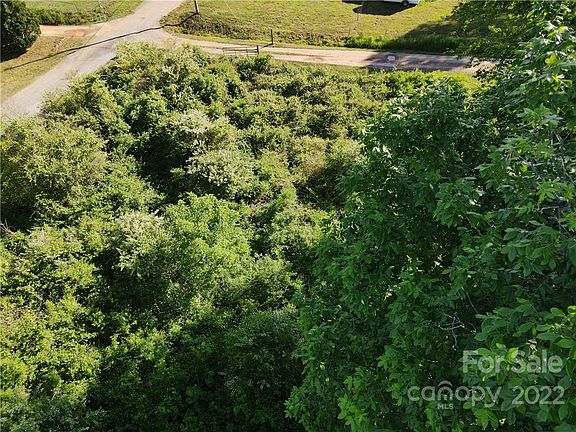 5th image of 109 Knob Creek Dr