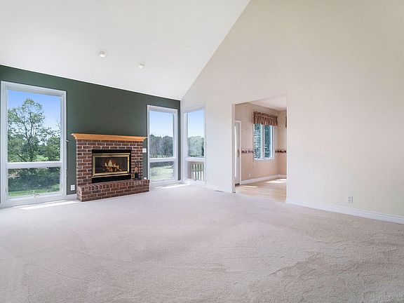5th image of 22793 Cherry Hill Ct