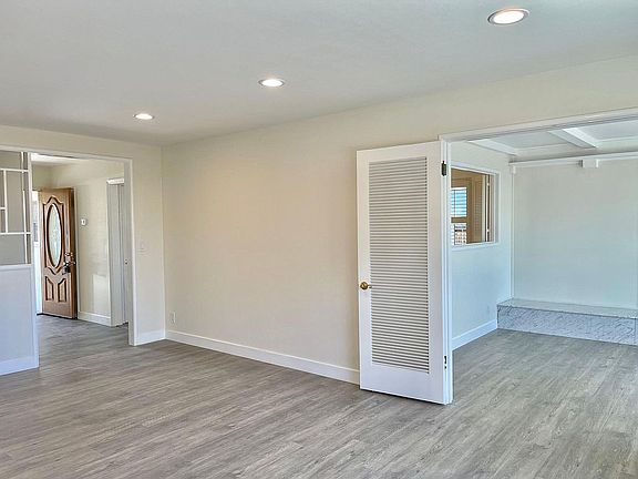 3rd image of 1011 Tahoe Dr