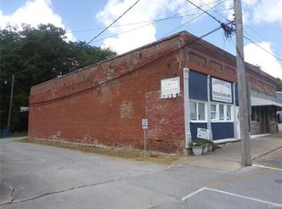 111 N Appleknocker St, Cobden, IL 62920