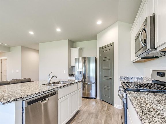 5th image of 4109 Montage Blvd