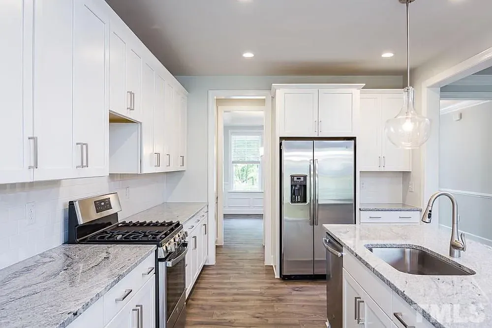 5 bed, 2937 sqft, $3,500 — Photo 4