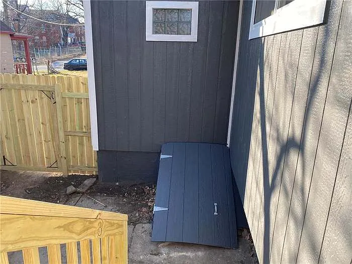 805 Gladstone Ave — Photo 18