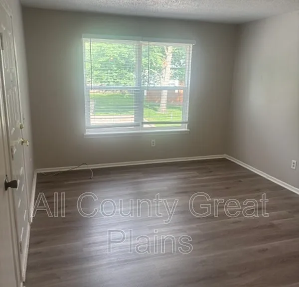 609 S Lakehurst Dr #B — Photo 4