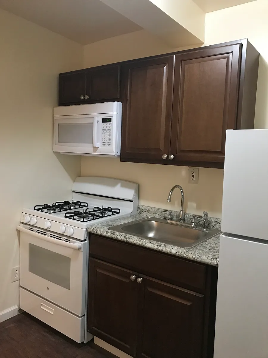 Building Photo - 5145 Cypress St #1B