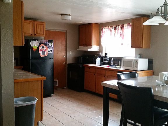 2nd image of 3305 Palomas Dr NE