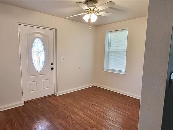 4th image of 611 Saint Rose Ave