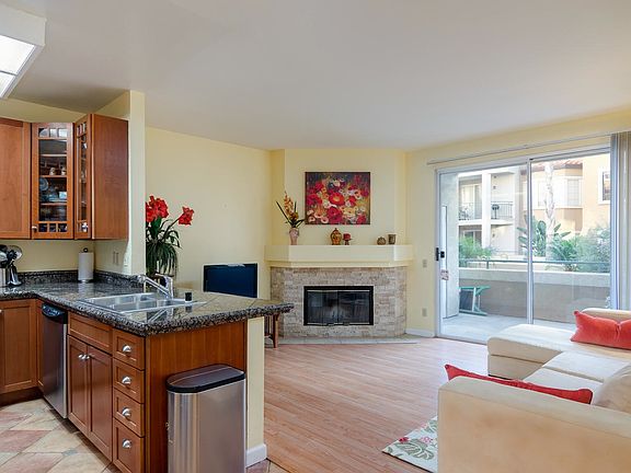5th image of 2220 Camino De La Reina Unit 5108