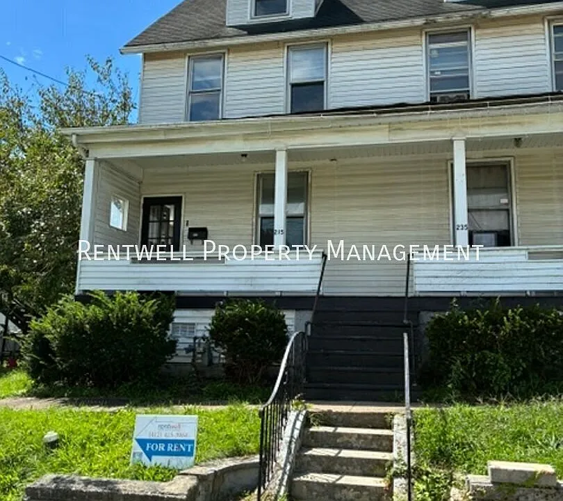 215 Donnan Ave