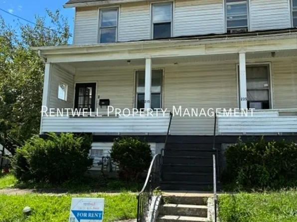 215 Donnan Ave, Washington, PA 15301