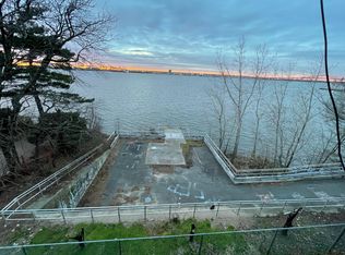 32 Lincoln Pkwy #2, Bayonne, NJ 07002