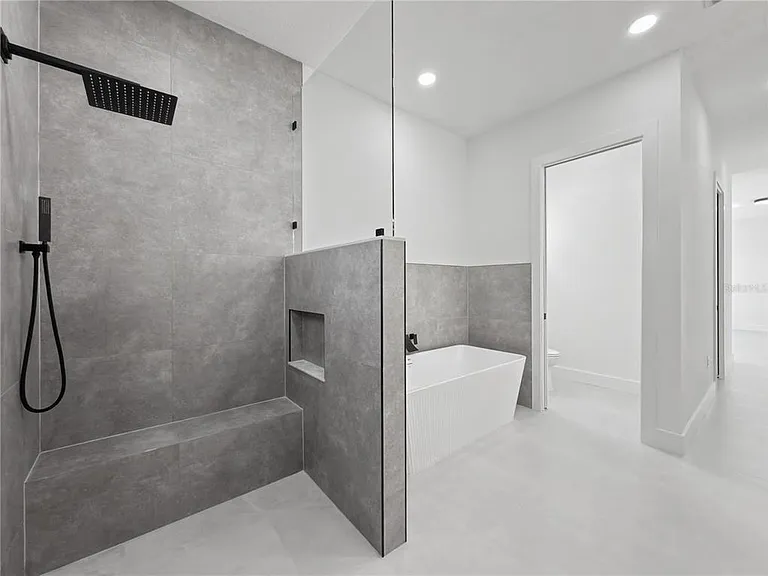 14687 Lillian Cir — Photo 21