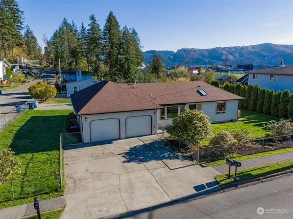 608 4th Street, Sultan, WA 98294