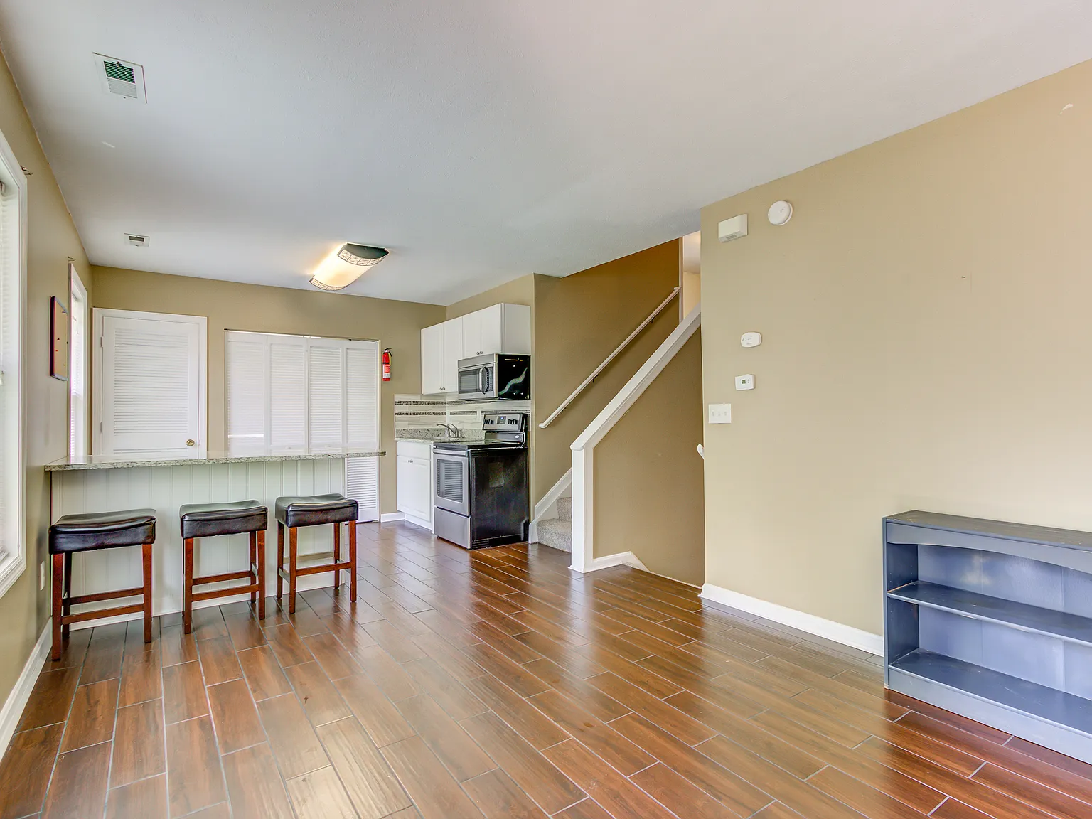 308 N College Ave - C — Photo 4