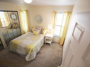 2326 W John St APT A, Champaign, IL 61821