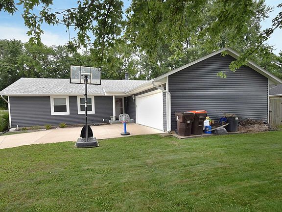 3rd image of 3635 W Castile Ct