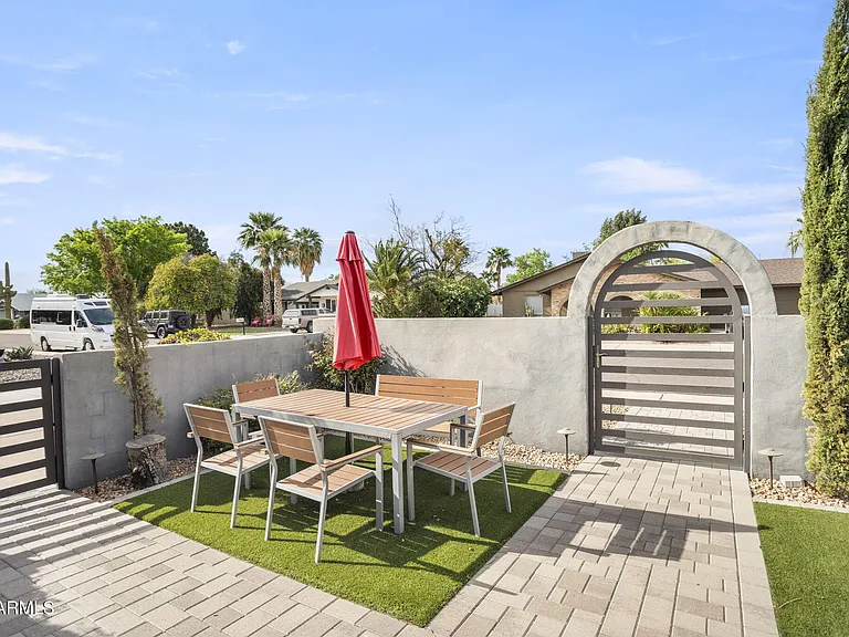 3141 E Sierra St — Photo 6