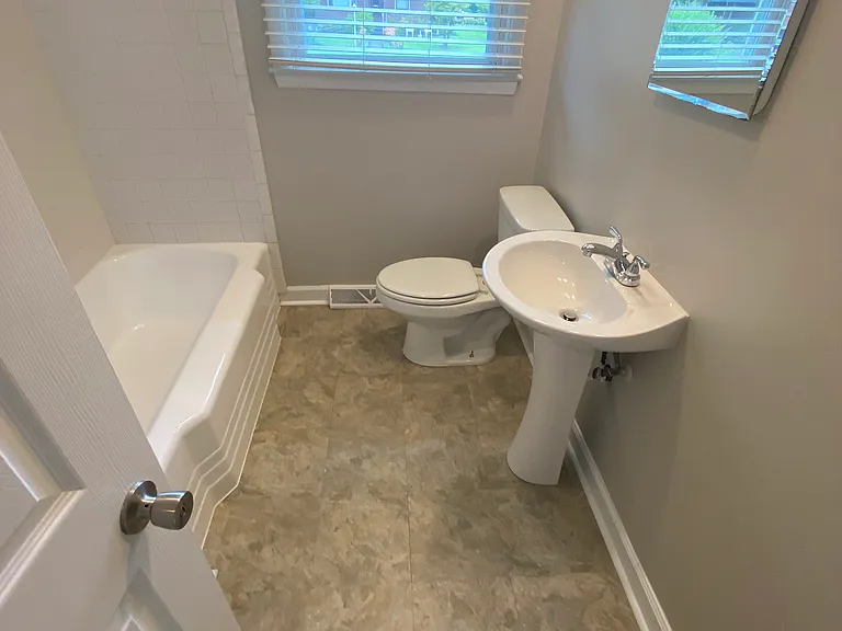 1601 Pichard St — Photo 6