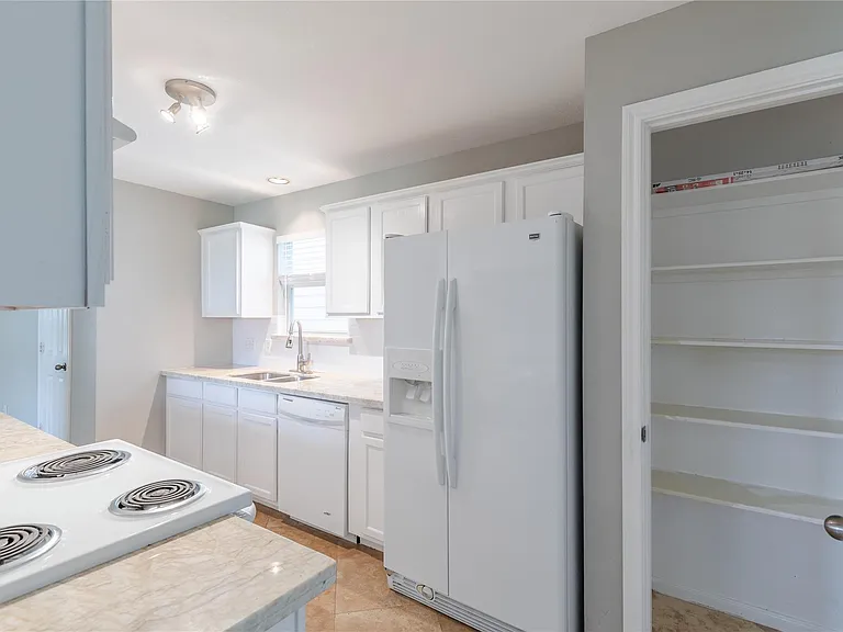 1118 Wilson St — Photo 9