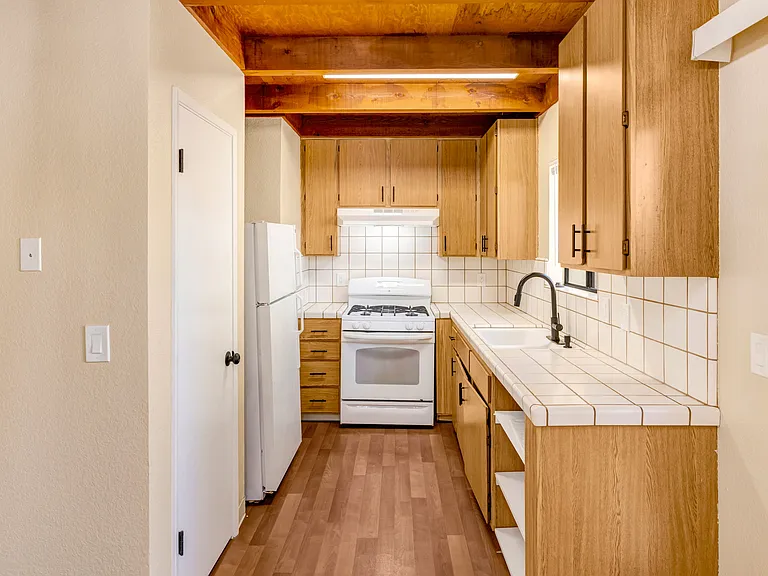 The Gables Apartments — Photo 35