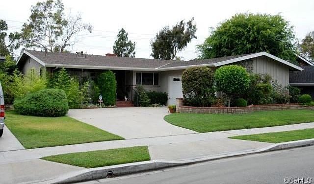 1st image of 371 Daroca Ave