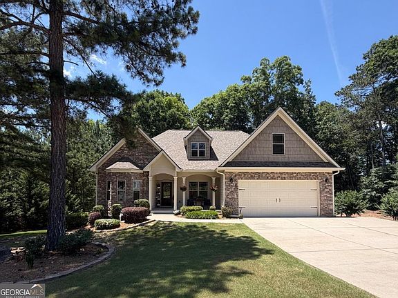 2nd image of 1020 Honey Ln