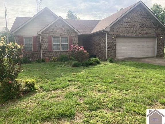 2nd image of 1100 Cindy Ln