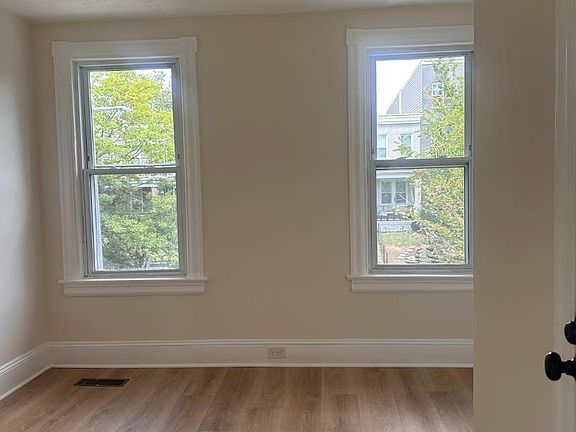 5th image of 748 Irving St NW