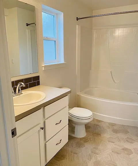 16942 N Gwinnett Ave — Photo 4
