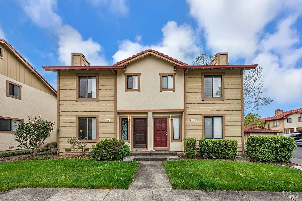 348 Park Place Drive photo 1