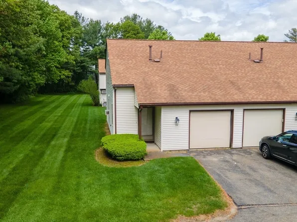 24 Decarolis Dr Unit 24, Tewksbury, MA 01876