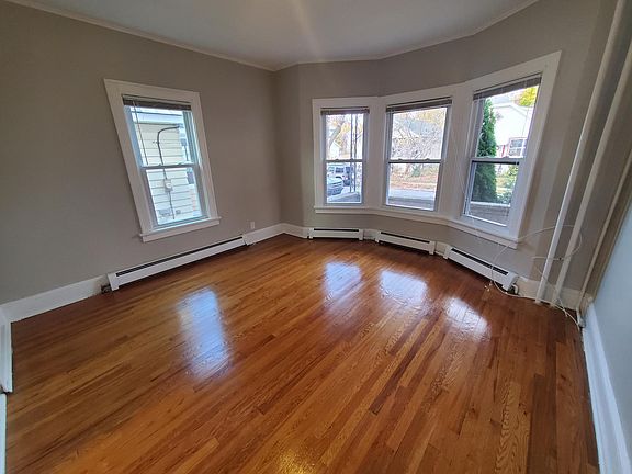 4th image of 34 Sparkill Ave #1