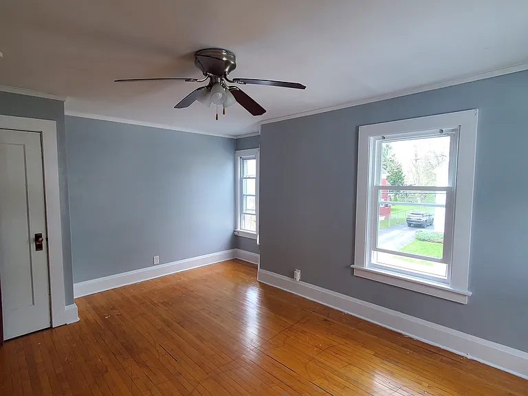 10-12 Lyon Pl — Photo 23