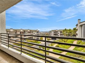 220 Nice Ln, Newport Beach, CA