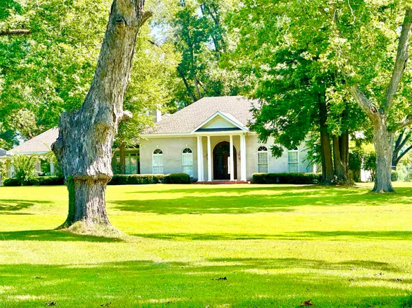 102 Fort Deposit Rd, Fort Deposit, AL 36032