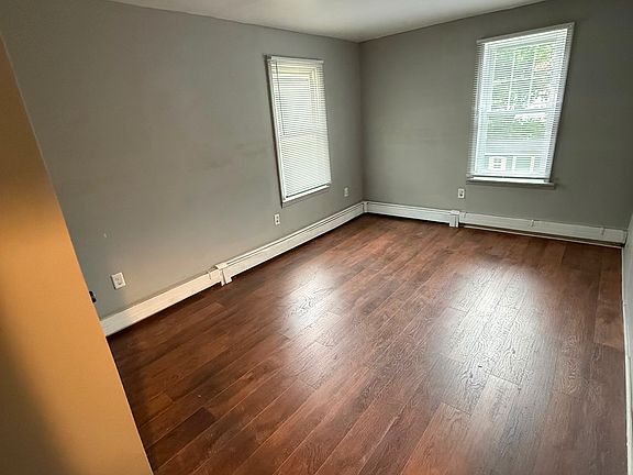 5th image of 272 Susquehanna Ave #1