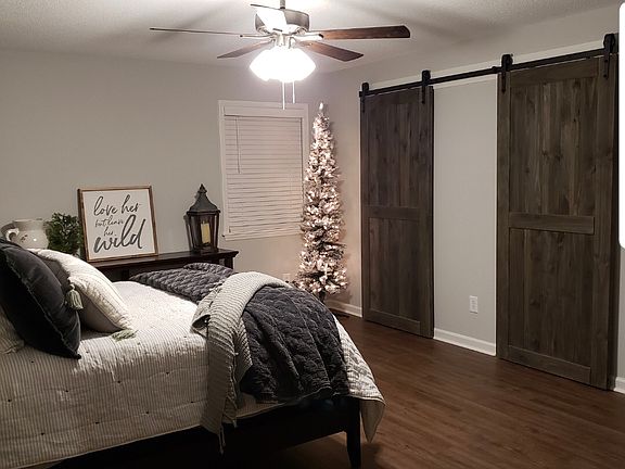 4th image of 709 Oakwood Forest Ln